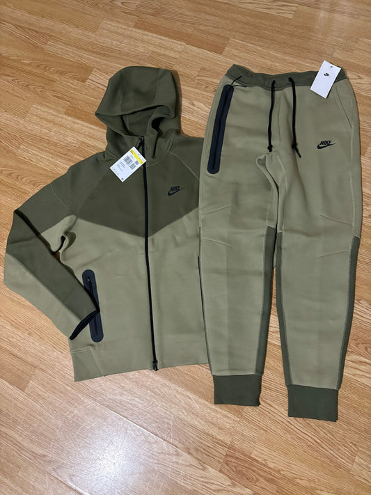 Men’s Nike Tech Fleece Windrunner Neutral Olive/Medium Tracksuit
